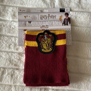 NWT‎ Harry Potter (Gryffindor) Scarf-  New with tags.